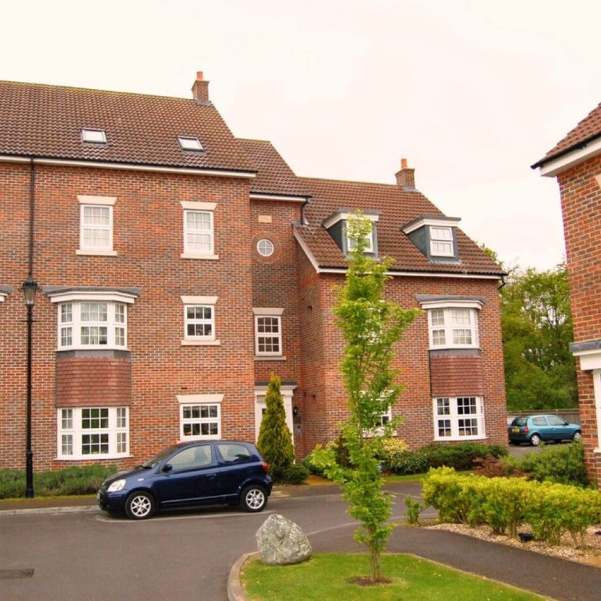 2 bedroom Apartment - De Soissons Close, Welwyn Garden City - Photo 1