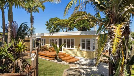 Charming Beachside Retreat in Papamoa - Photo 4