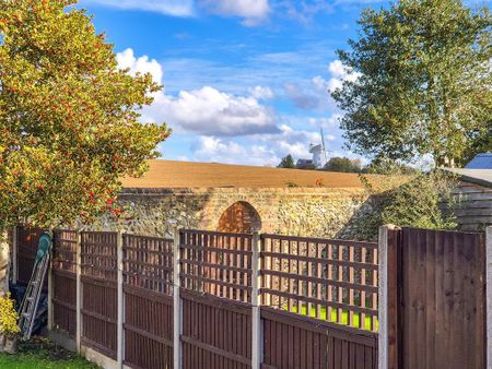 2 bedroom end of terrace house to rent - Photo 5