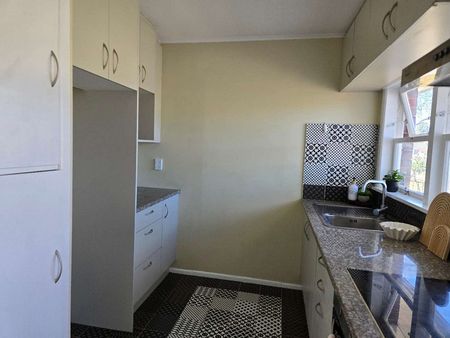 Sunny town house at the golden central Papatoetoe - Photo 4