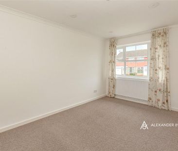 3 bedroom semi-detached house to rent - Photo 6