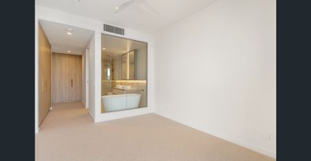 Newly built in Toowong! - Photo 3