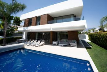 Luxury Villa for rent in Estepona, Spain