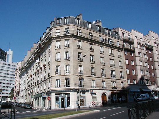 2 PIECES DE 72 M² COURBEVOIE HOTEL DE VILLE - Photo 1