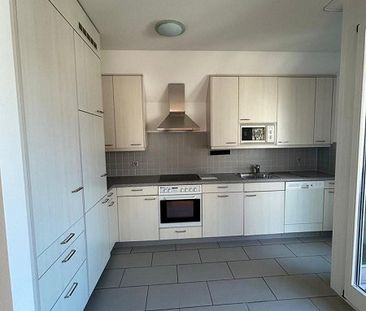 Wohnen mit Aussicht - helle 3.5-Zimmerwohnung in Reigoldswil - Photo 2