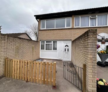 3 bedroom end of terrace house to rent - Photo 3