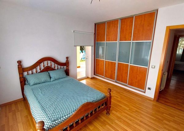 Villa con la piscina privada en Cabo Roig.