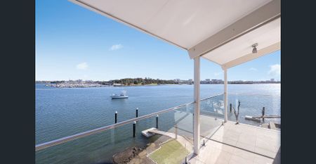 Waterfront Luxury with Panoramic River Views - Photo 3