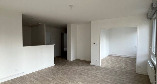 À CHARLEVILLE MEZIERES - Photo 1