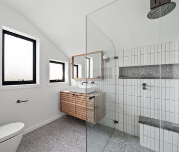 Refined townhouse living - Photo 4