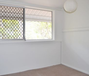 Close to Dutton Park/Annerley Border is "Huntworth" a Fabulous Char... - Photo 3