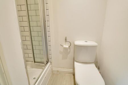 2 bedroom semi-detached house to rent - Photo 2