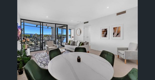 Short-Term Only, Fully Furnished, sleeps up to 6 people, Bills are Extra - Photo 1