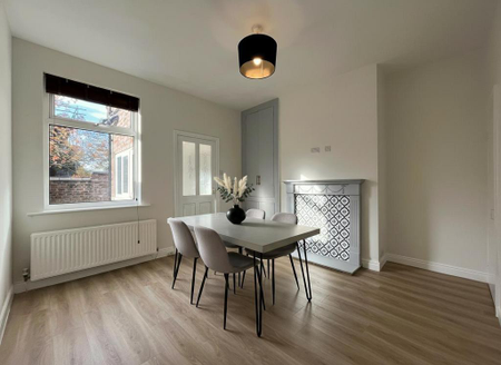 2 bedroom terraced house to rent - Photo 2