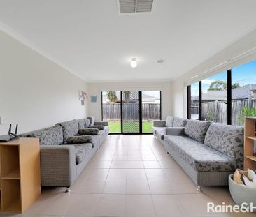 35 Wing Circuit, Tarneit, VIC 3029 - Photo 2