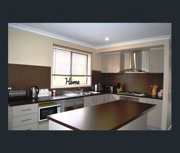 12 Brigantia Street, Epping, Vic 3076 - Photo 4