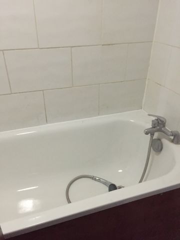 Single room to let located at high road ilford - £550 pcm - Photo 4