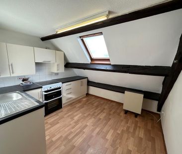 2 bedroom flat to rent - Photo 2