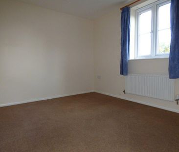 2 bedroom ground floor flat to rent - Photo 5