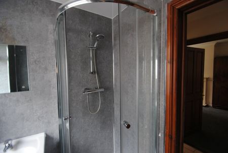 Student house on Langside Avenue - Photo 3