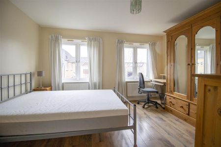 4 bedroom townhouse to rent - Photo 3