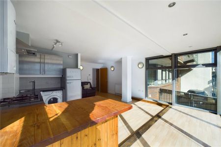 1 bedroom flat to rent - Photo 5