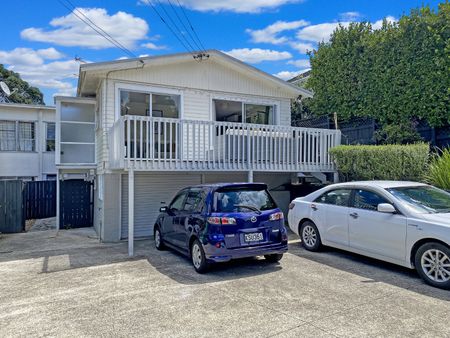 3 bedroom Family home in Glendowie - Photo 4