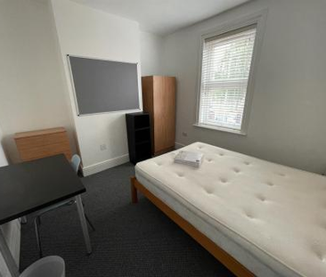 6 bedroom Terraced House To Let - Photo 4