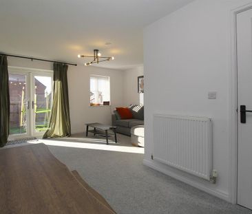 3 bedroom semi-detached house to rent - Photo 2