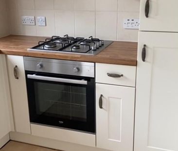 2 bedroom terraced house to rent - Photo 4