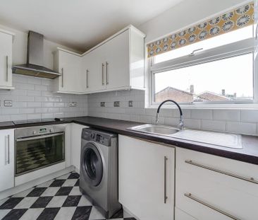 2 bedroom maisonette to rent - Photo 2