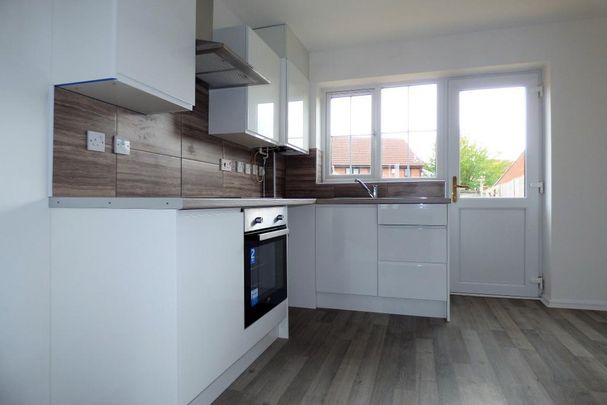 2 bedroom terraced house to rent - Photo 1