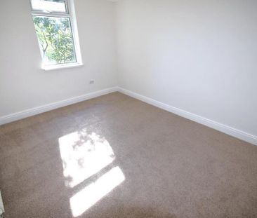 3 bedroom flat to rent - Photo 5
