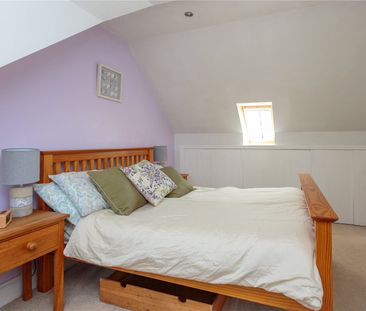 Driftwood Cottage, 12 Browns Place - Photo 2