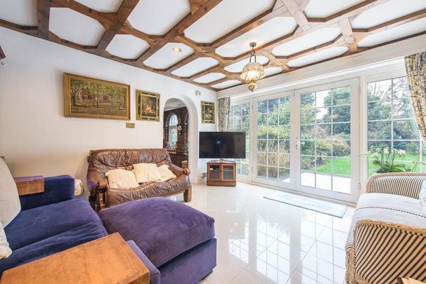 7 bedroom detached house to rent - Photo 1