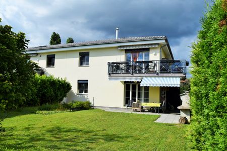 Very nice apartment with private lot in a quiet neighborhood - Photo 3