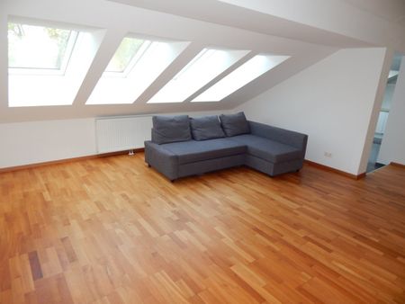 Helle und ruhige Dachgeschosswohnung im Innenhof mit Grünblick - Photo 5