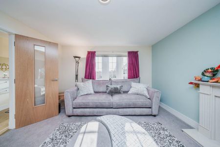 4 bedroom detached house to rent - Photo 3