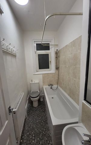 2 Bed Terraced House, Brantwood Terrace, M9 - Photo 3