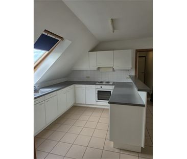 Een centraal gelegen appartement met terras - Photo 2