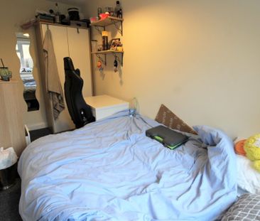 5 bedroom Semi-detached house to rent - Photo 4