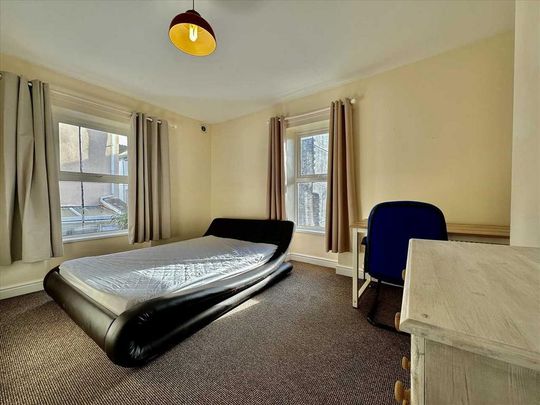 4 bedroom house share to rent - Photo 1