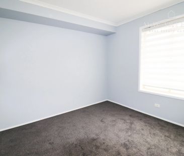 42 Dunn Avenue, Forest Hill NSW 2651 - Photo 5