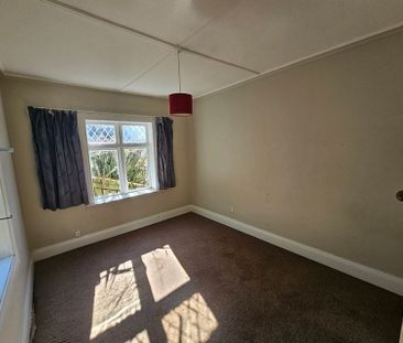 4 bedroom flat in Newtown close to hospital - Photo 5