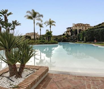 Apartment in Benahavís, Costa del Sol - Photo 6