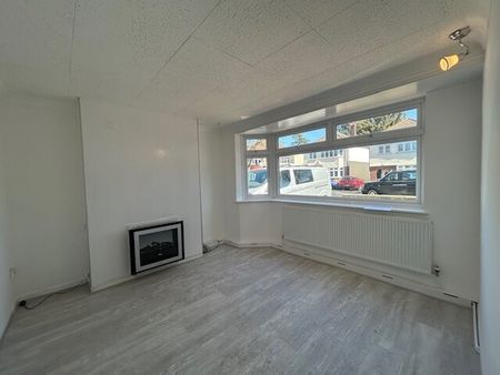 Orchard Avenue, Rainham, RM13 9NY - Photo 4