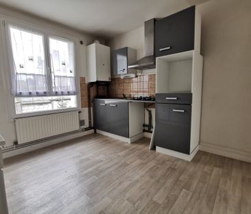 Location Appartement 3 pièces 70m² SAUMUR 49400 - Photo 3