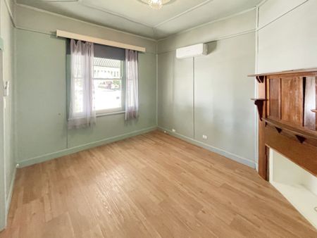 611 Ascot Street South, Redan - Photo 2