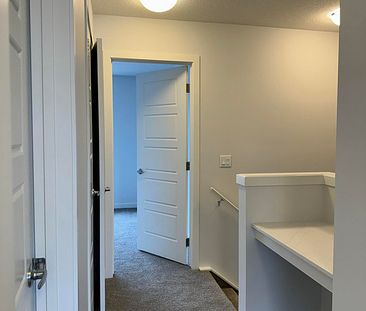 3 Bedroom 2.5 Bathroom Townhouse in Evanston - SF178 - Photo 4