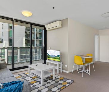 Light-Filled Furnished Apartment with Stunning Views - Photo 1